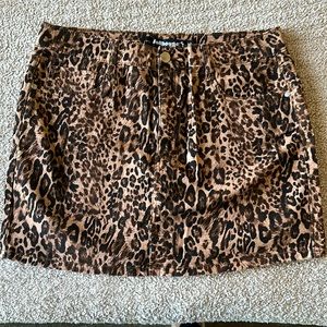 Dollhouse, Size 13/31 W, Brown Cheetah Skirt